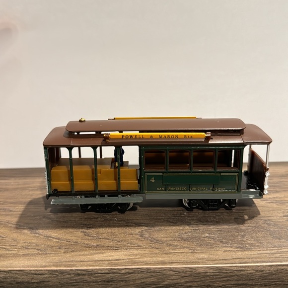 Vintage Streetcars Trolley, 2 Classic Streetcars, Desire Streetcar (New in Box) - Picture 6 of 9